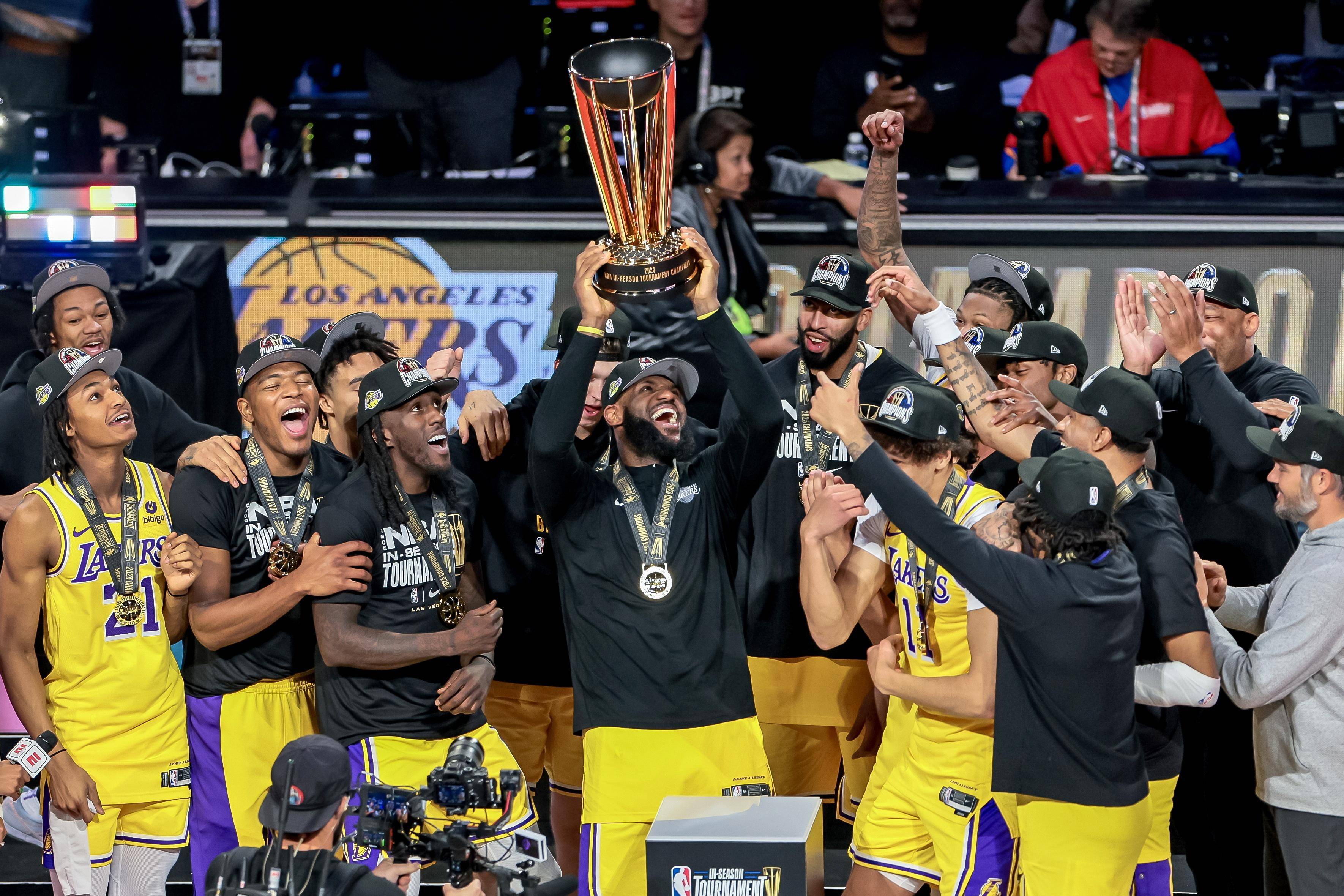 世俱杯足球-美国NBA聚焦重点对决，球员表现引人注目的简单介绍
